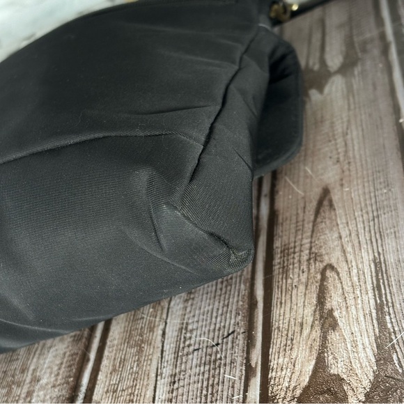 Travelon Crossbody Shoulder Purse Black Nylon Turnlock Hiking Travel Bag - Picture 7 of 13